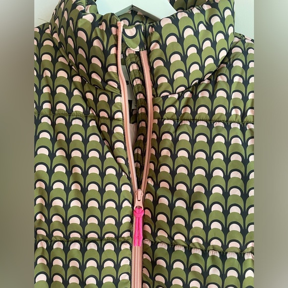 Like New Boden Fife Quilted Vest Pink and Green Geometric Vest Size 10 - Picture 4 of 12